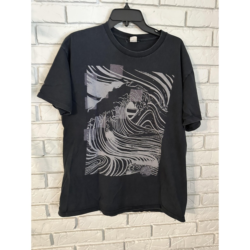 Quiksilver Shirt Mens Large Black Wave Graphic Surfer Skater Skate Tee Y2K
